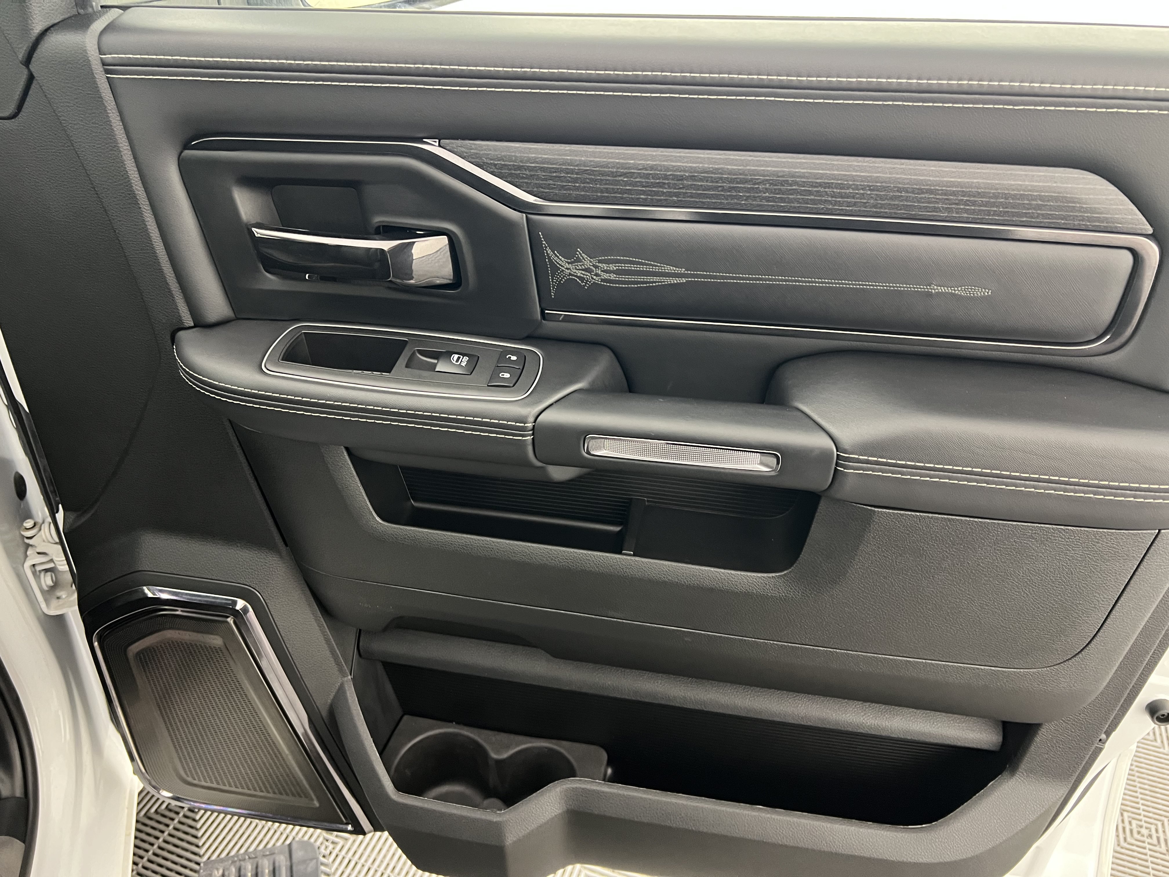 Used 2023 RAM 3500 Limited AWD/4WD image 24