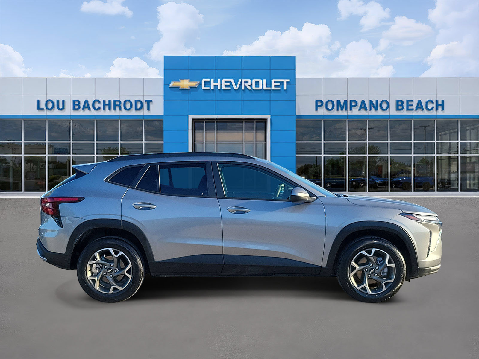 Used 2025 Chevrolet Trax LT FWD image 2