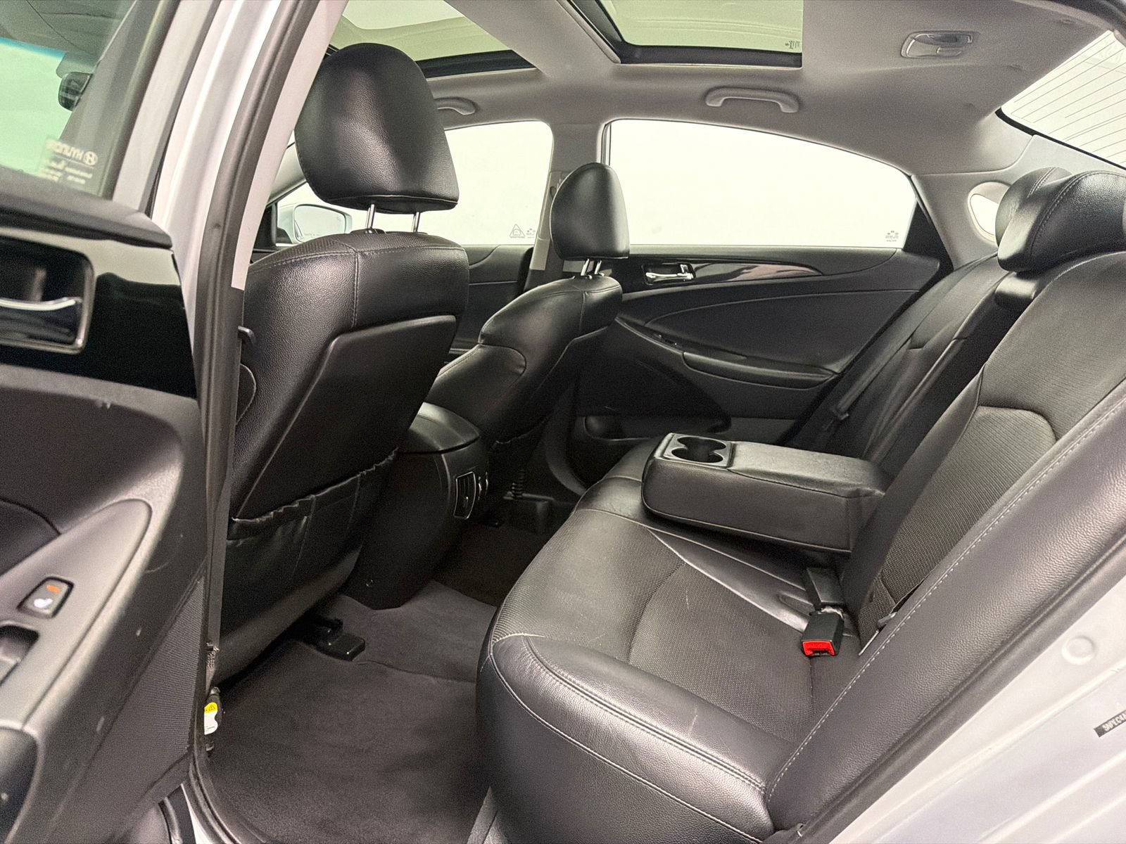 Used 2014 Hyundai Sonata Limited w/ Technology Package 05 FWD image 12