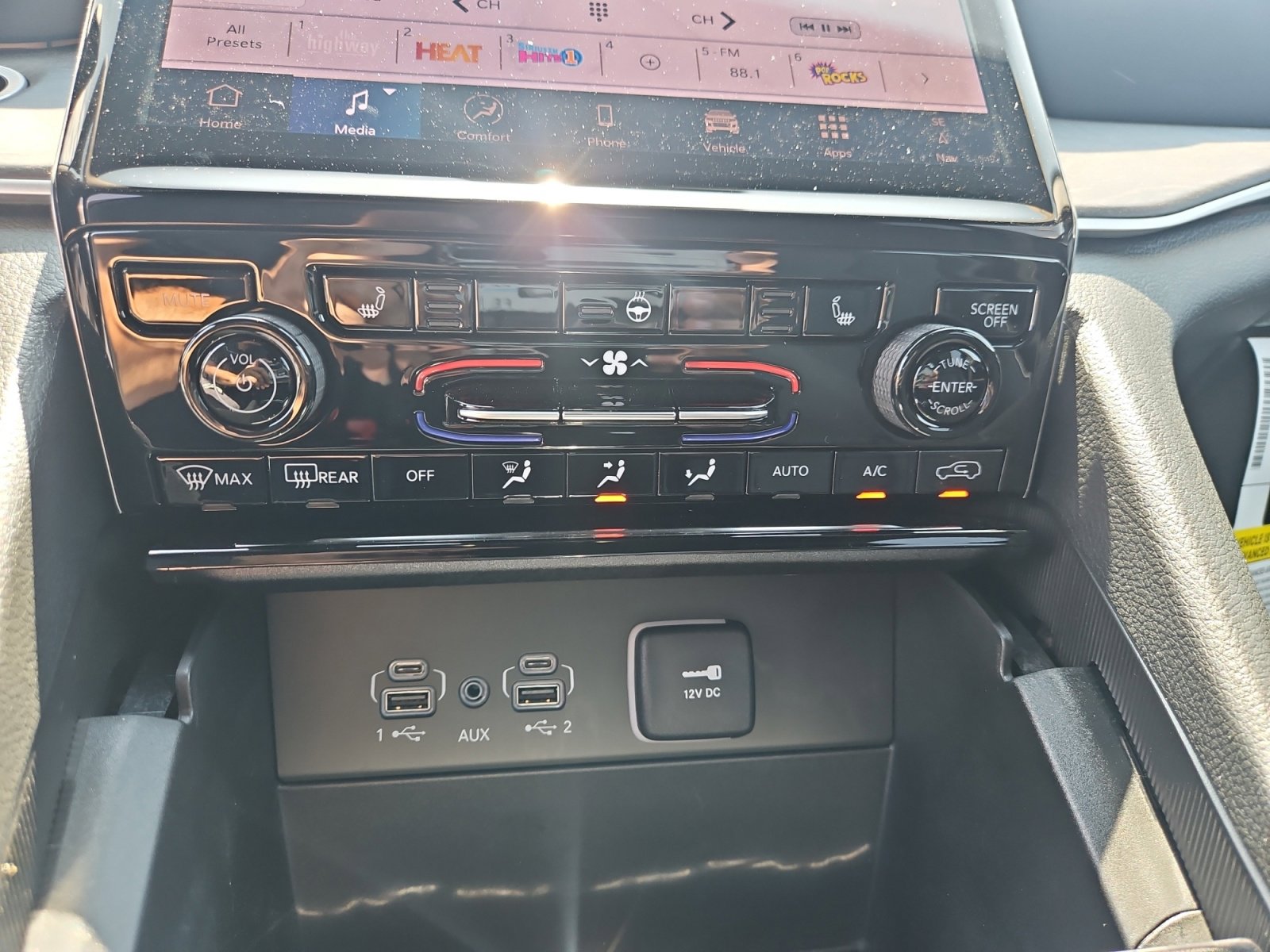 New 2025 Jeep Grand Cherokee Limited w/ Trailer Tow Package image 12