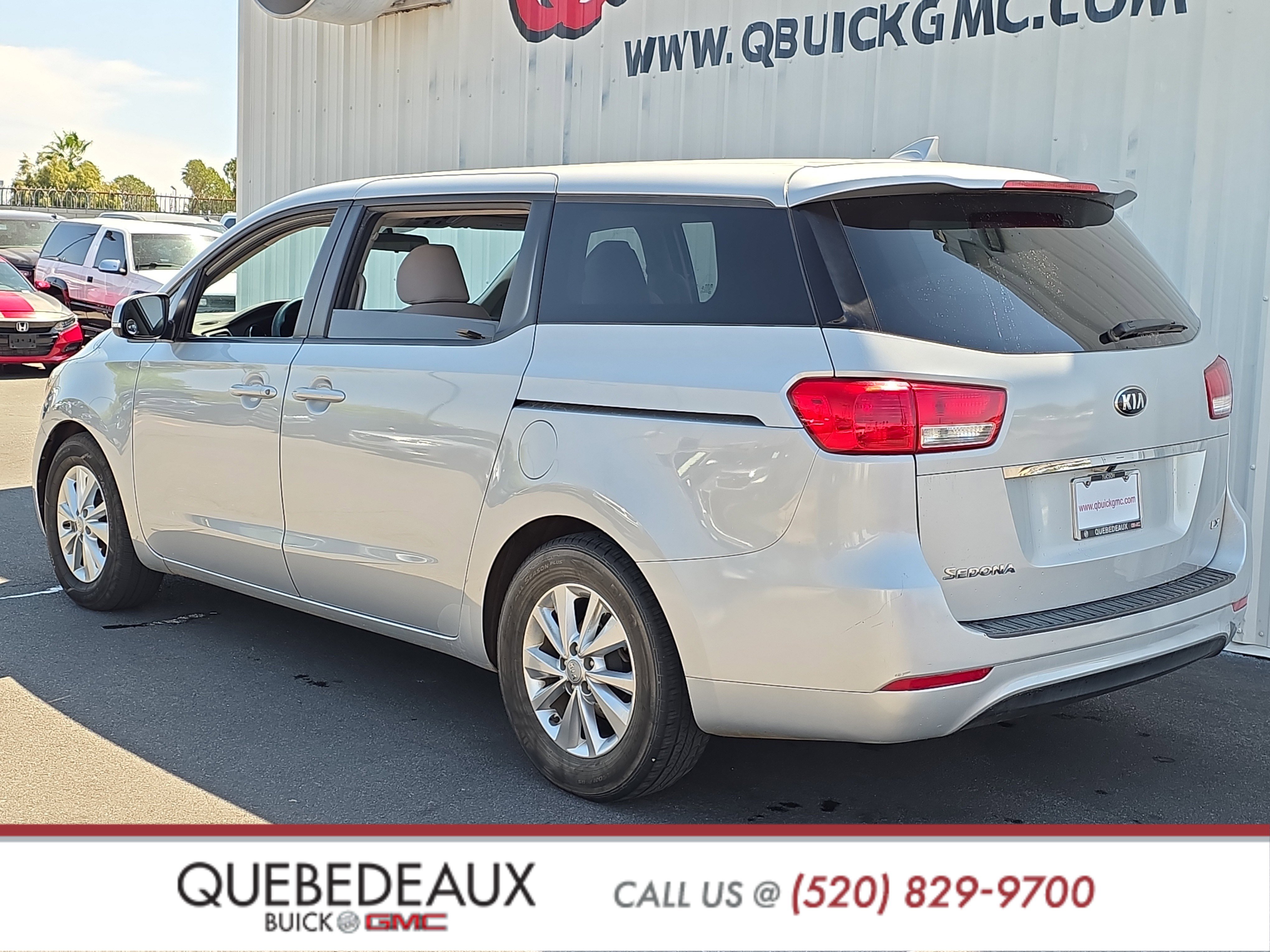 Used 2018 Kia Sedona LX image 5
