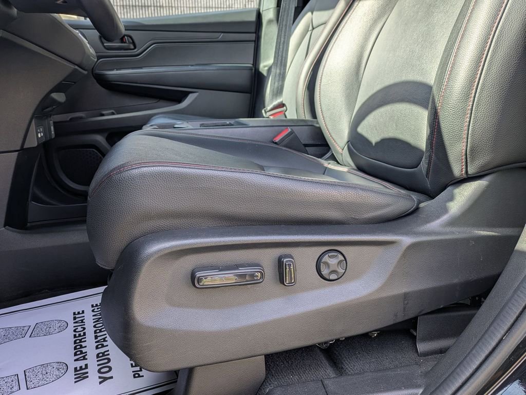 Used 2025 Honda Odyssey Sport-L image 14