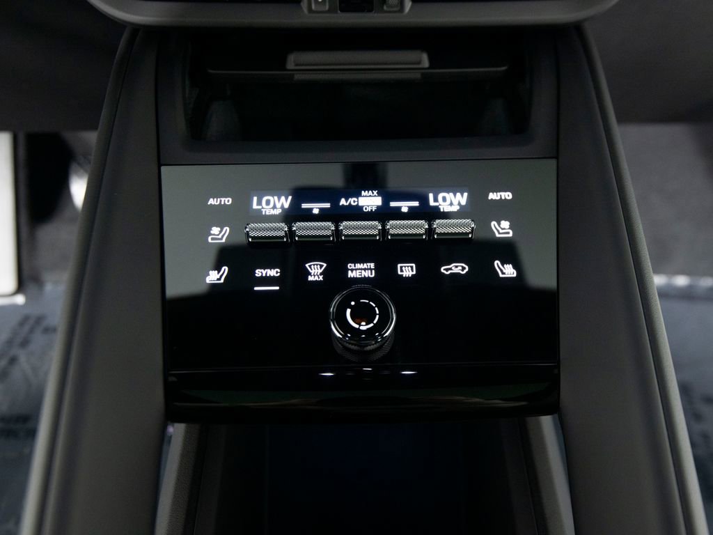 New 2026 Porsche Macan 4 Electric image 24