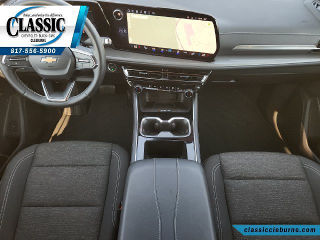 Used 2025 Chevrolet Traverse LT w/ Driver Confidence Package FWD image 2