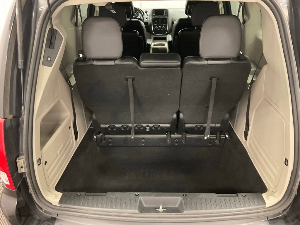 Used 2019 Dodge Grand Caravan SXT image 24