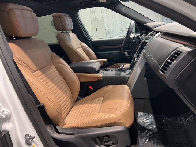 Used 2024 Land Rover Discovery Dynamic SE AWD/4WD image 50