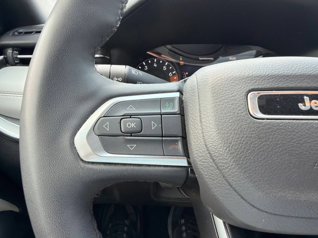 Used 2025 Jeep Compass Limited AWD/4WD image 20