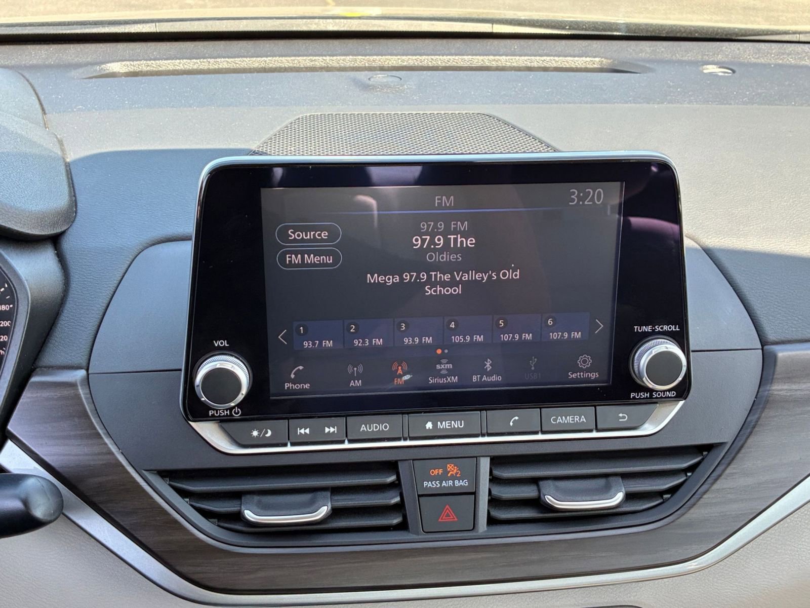 Used 2025 Nissan Altima 2.5 SV FWD image 20