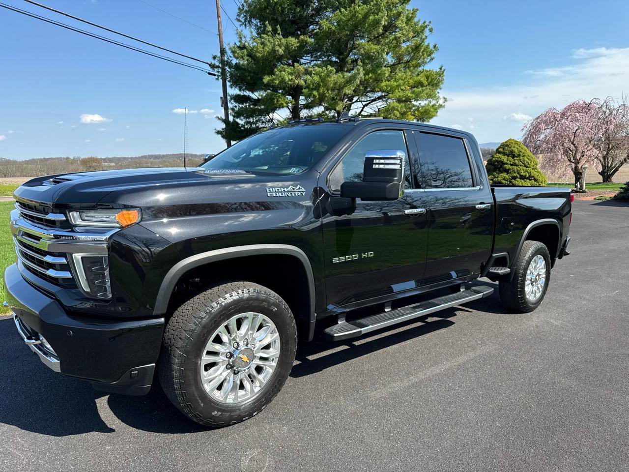 Used 2021 Chevrolet Silverado 2500 High Country w/ Technology Package AWD/4WD image 1