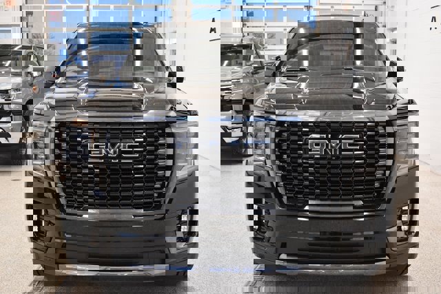 Used 2023 GMC Yukon Denali Ultimate image 3