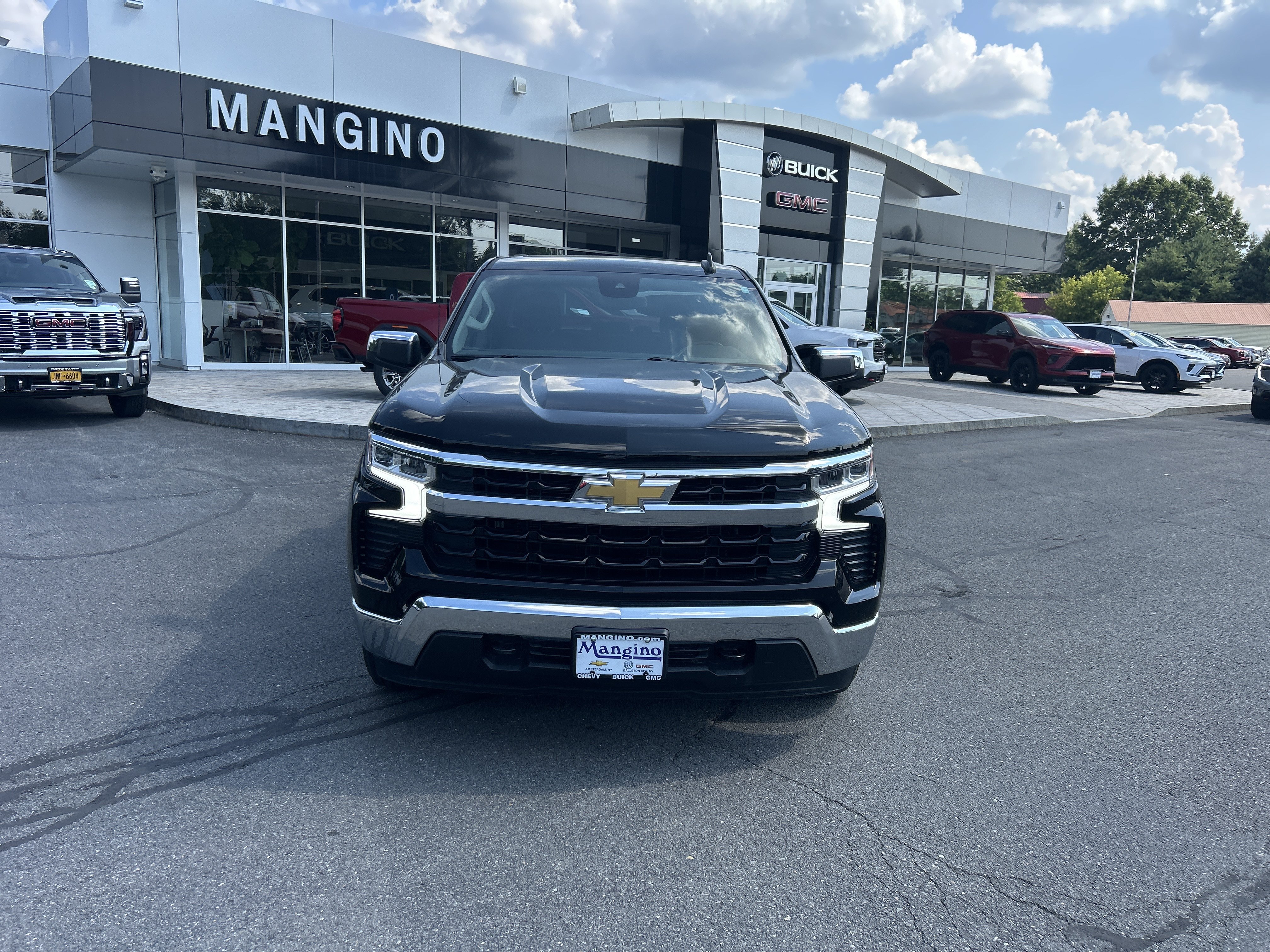 Used 2023 Chevrolet Silverado 1500 LT AWD/4WD image 14