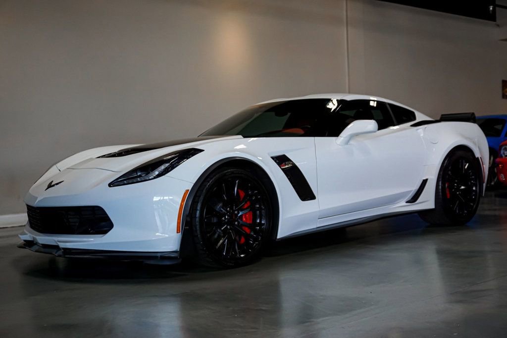 Used 2015 Chevrolet Corvette Z06 w/ Z07 Performance Package image 4