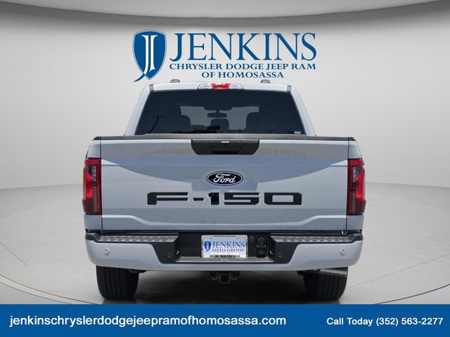 Used 2026 Ford F150 XLT w/ XLT Black Appearance Package RWD image 5
