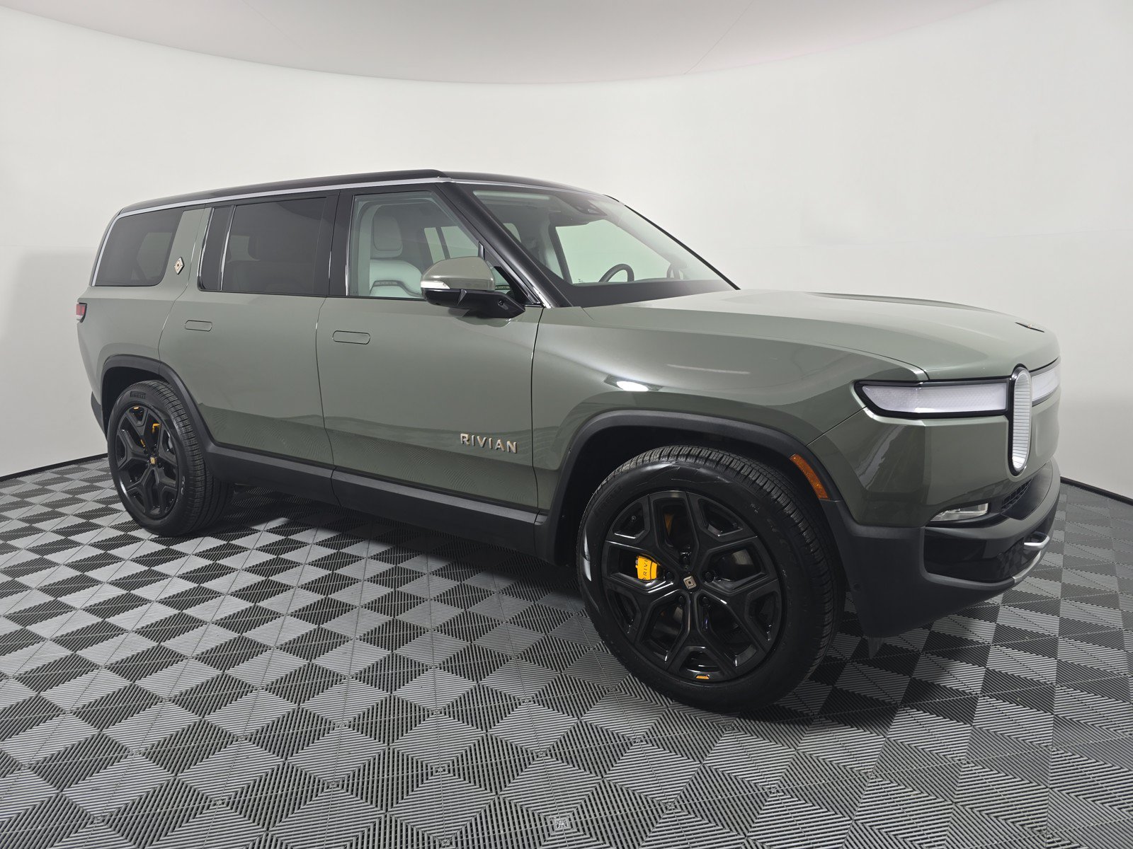 Used 2023 Rivian R1S Launch Edition AWD/4WD image 7