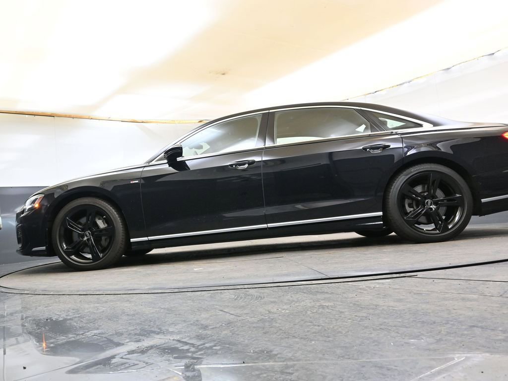 Certified 2025 Audi A8 L 3.0T image 40
