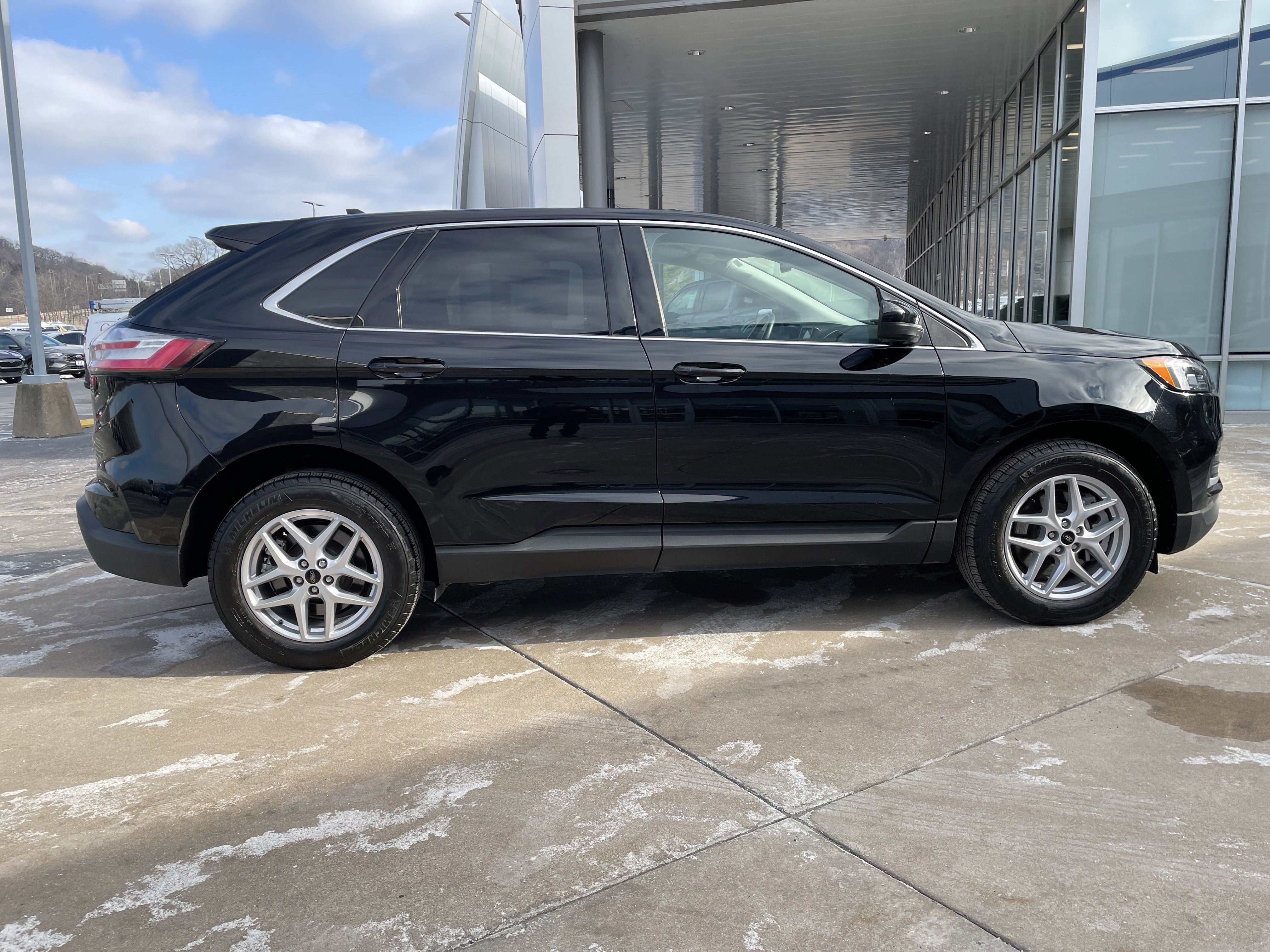 Used 2023 Ford Edge SEL w/ Convenience Package image 8