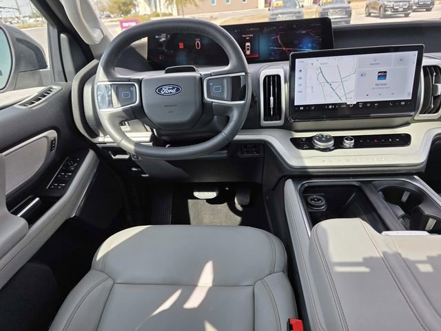 Used 2025 Ford Expedition Active image 6