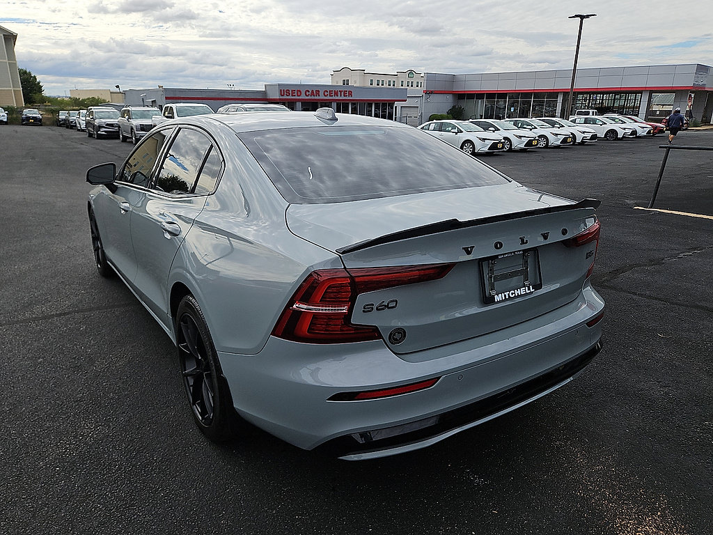 Used 2025 Volvo S60 B5 Core FWD image 3