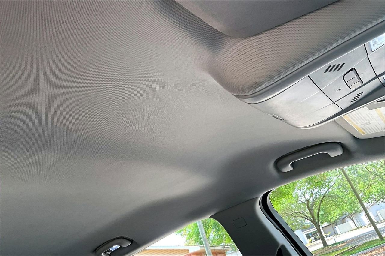 Used 2020 Chevrolet Equinox LT FWD image 28