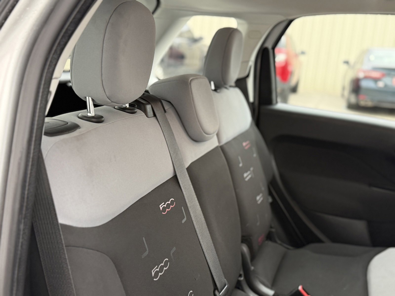Used 2015 FIAT 500L Pop FWD image 24