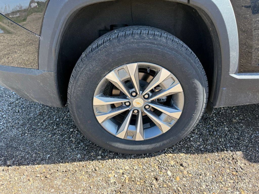 Used 2026 Chevrolet Equinox LT FWD image 14
