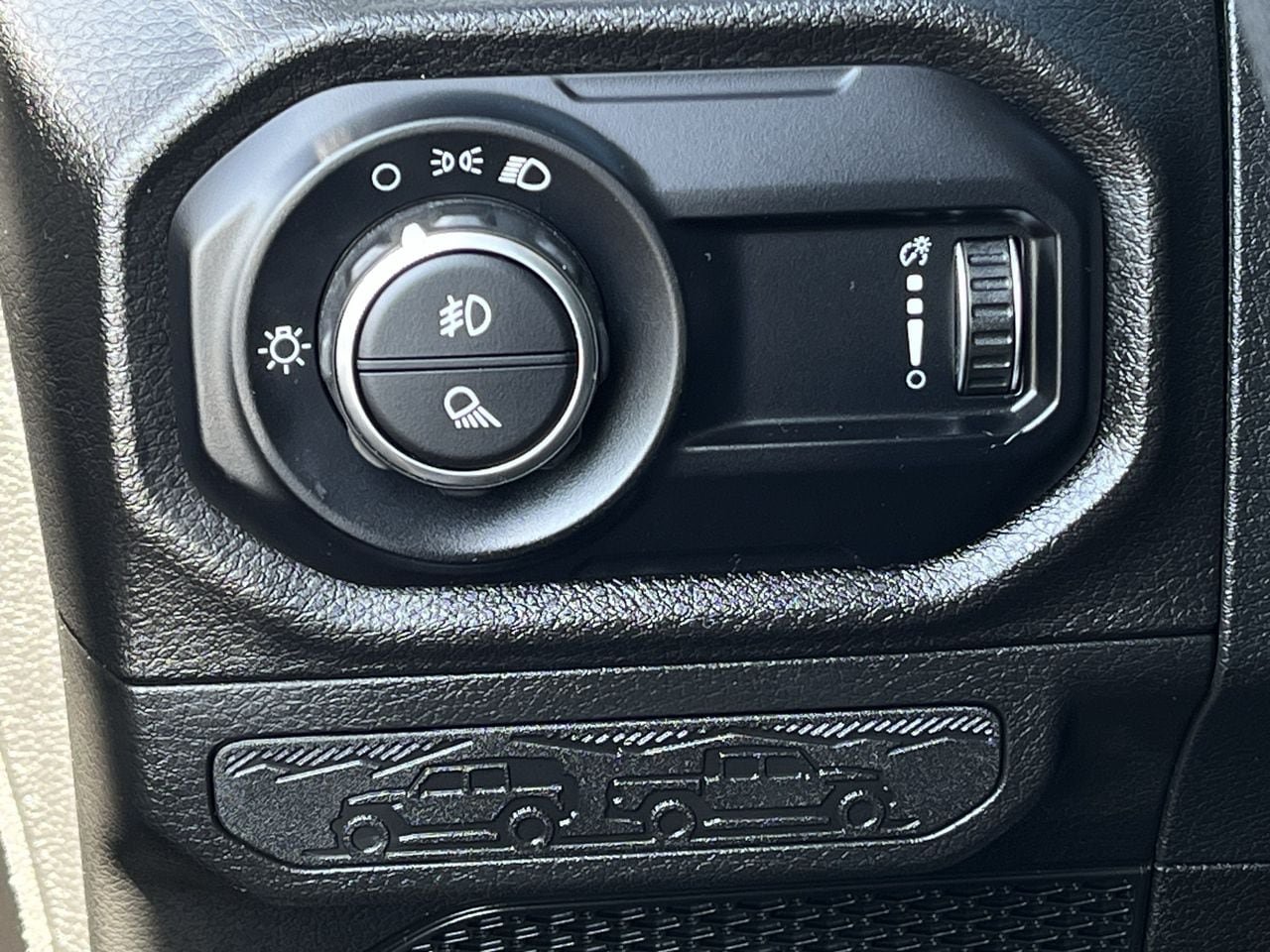 Used 2024 Jeep Gladiator Sport AWD/4WD image 20
