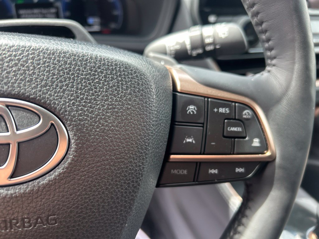 Used 2025 Toyota Grand Highlander AWD Hybrid image 28