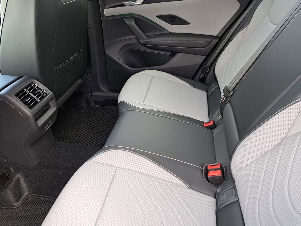 New 2026 Volkswagen Tiguan SE R-Line image 20