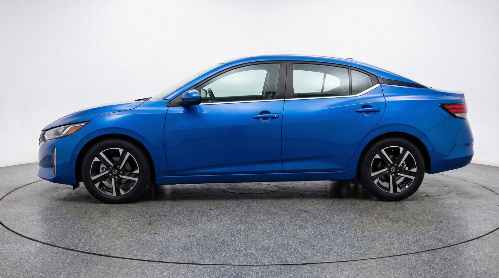 Used 2025 Nissan Sentra SV FWD image 5