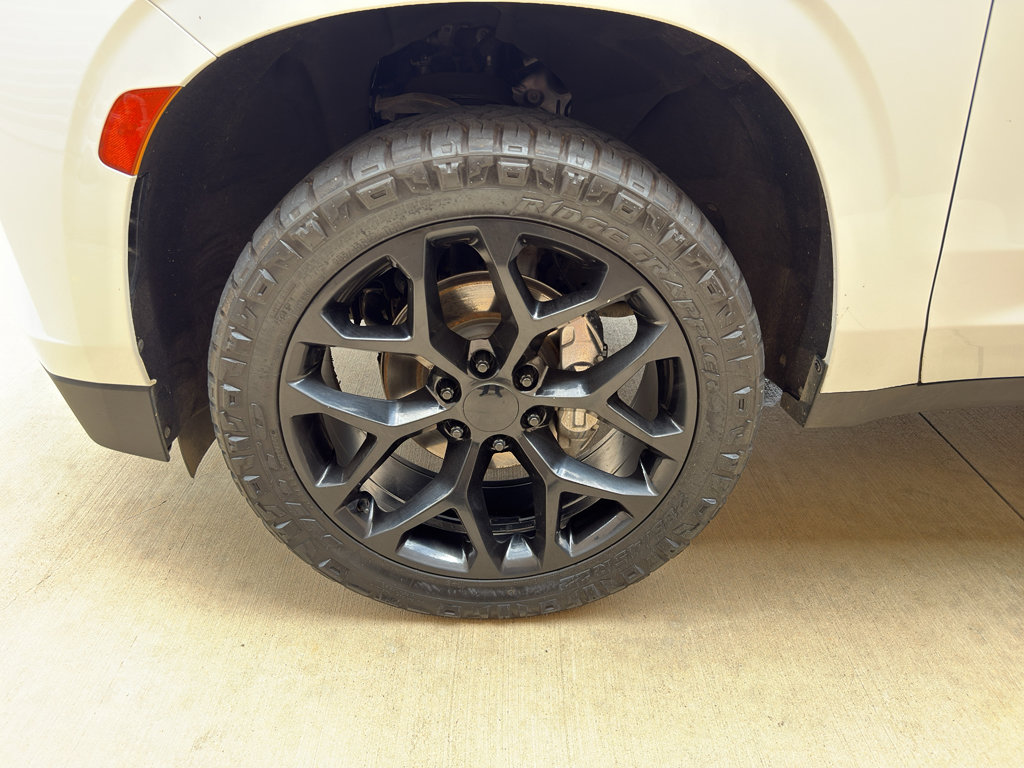Used 2022 Chevrolet Suburban RST w/ Luxury Package RWD image 29
