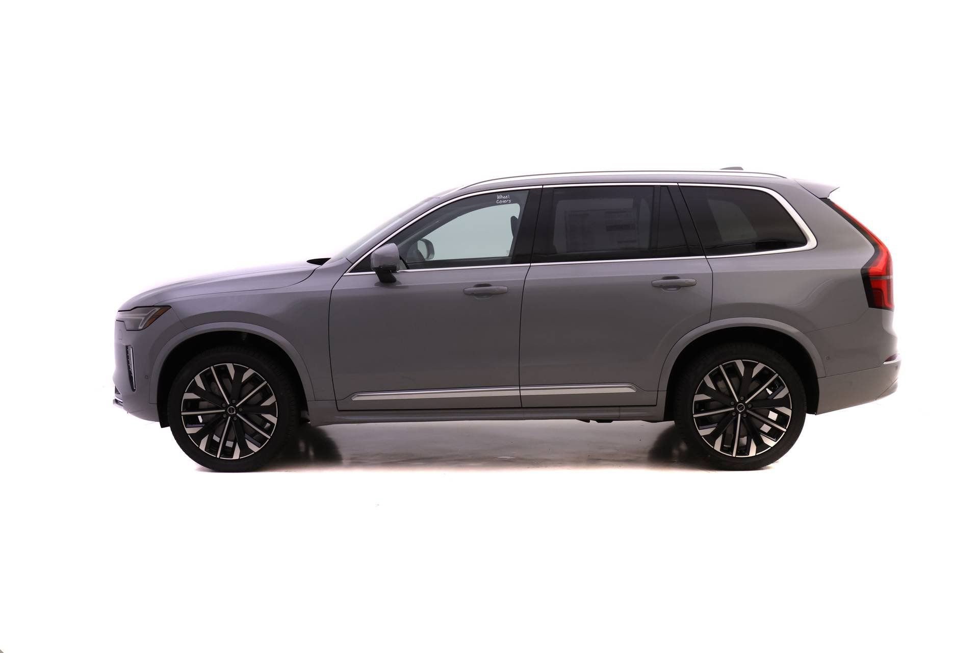 New 2026 Volvo XC90 B6 Ultra w/ Protection Package image 3