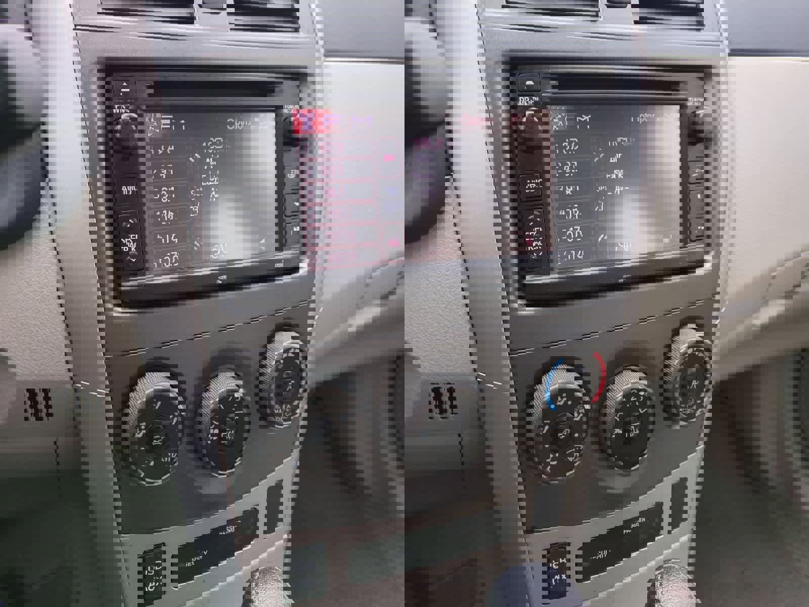 Used 2013 Toyota Corolla LE image 27