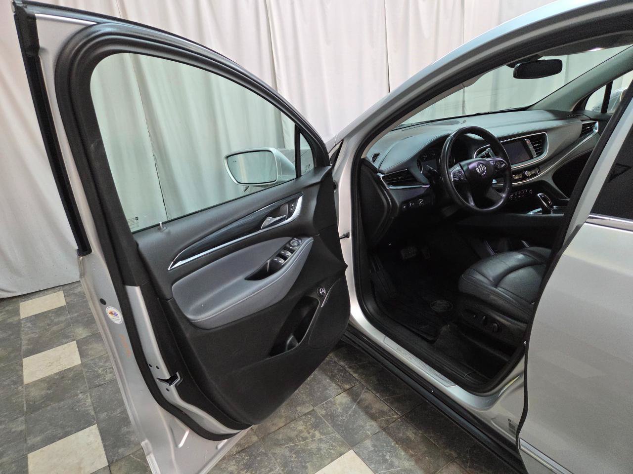 Used 2019 Buick Enclave Essence AWD/4WD image 9