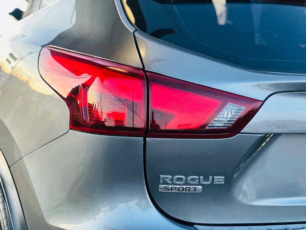 Used 2017 Nissan Rogue Sport S w/ S Appearance Package image 9