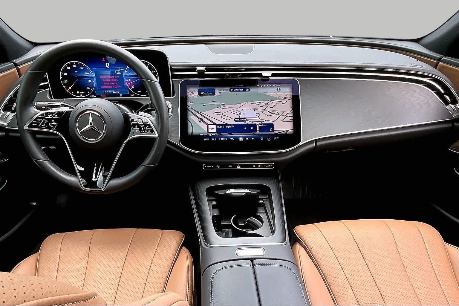 Used 2025 Mercedes-Benz E 350 4MATIC Sedan image 15