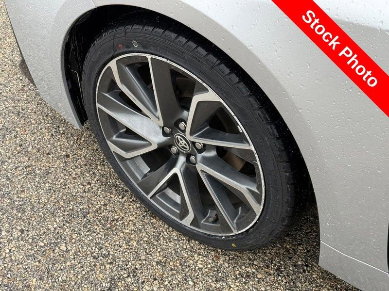 Used 2021 Toyota Corolla SE w/ SE Premium Package image 10