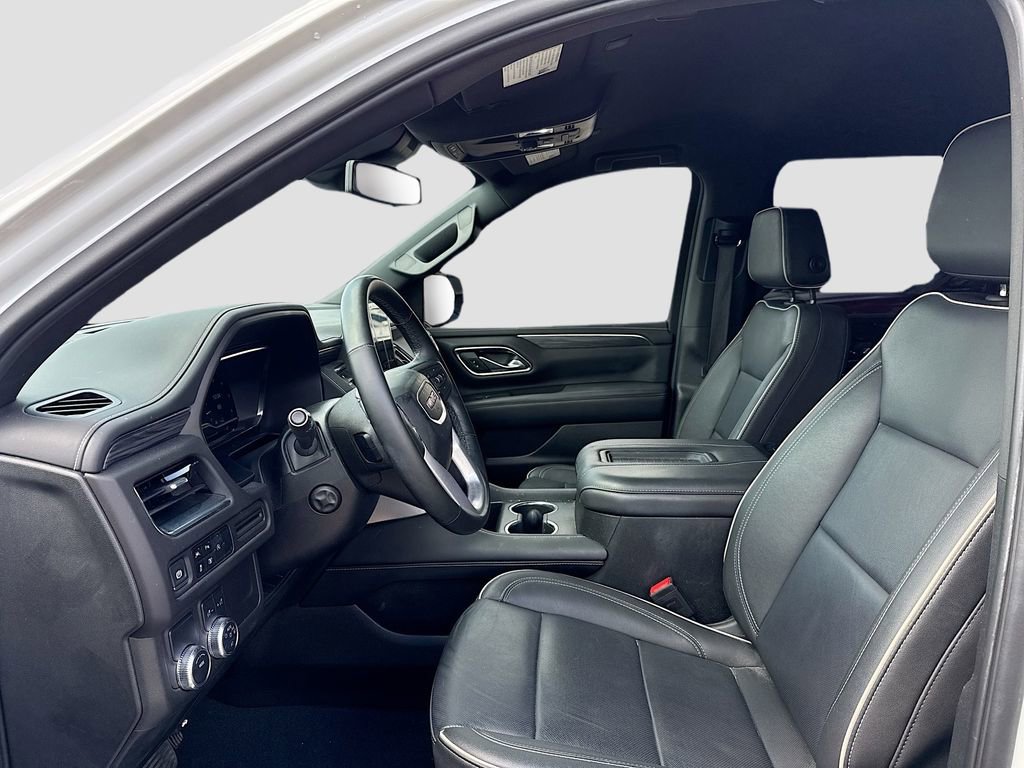 Used 2024 GMC Yukon XL SLT w/ SLT Luxury Package image 11