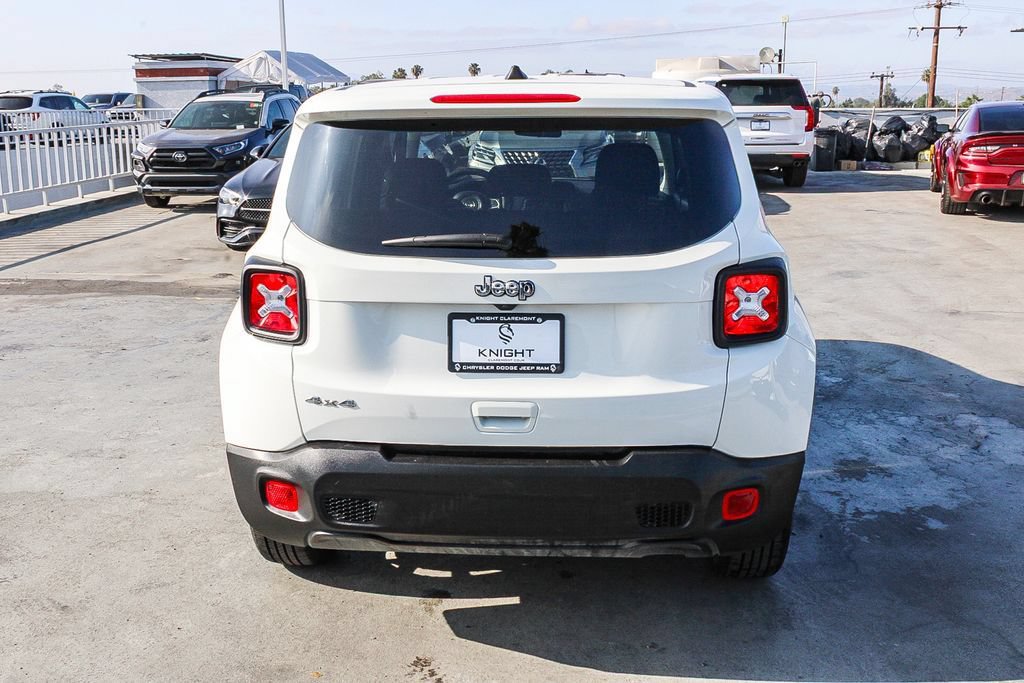 Used 2023 Jeep Renegade Latitude AWD/4WD image 8