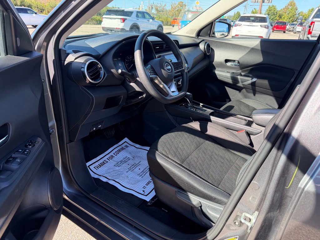 Used 2023 Nissan Kicks SV FWD image 11