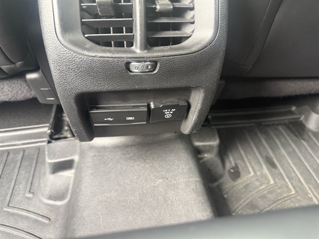 Used 2019 Jeep Cherokee Limited AWD/4WD image 26