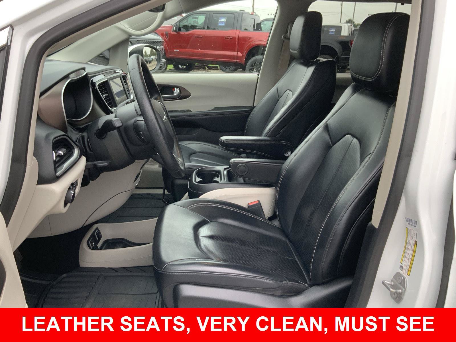Used 2020 Chrysler Voyager Lxi FWD image 5