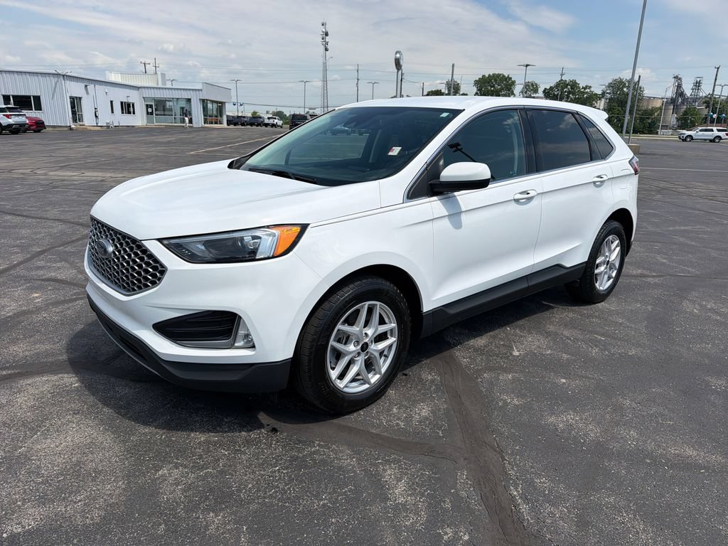 Used 2023 Ford Edge SEL w/ Convenience Package AWD/4WD image 4