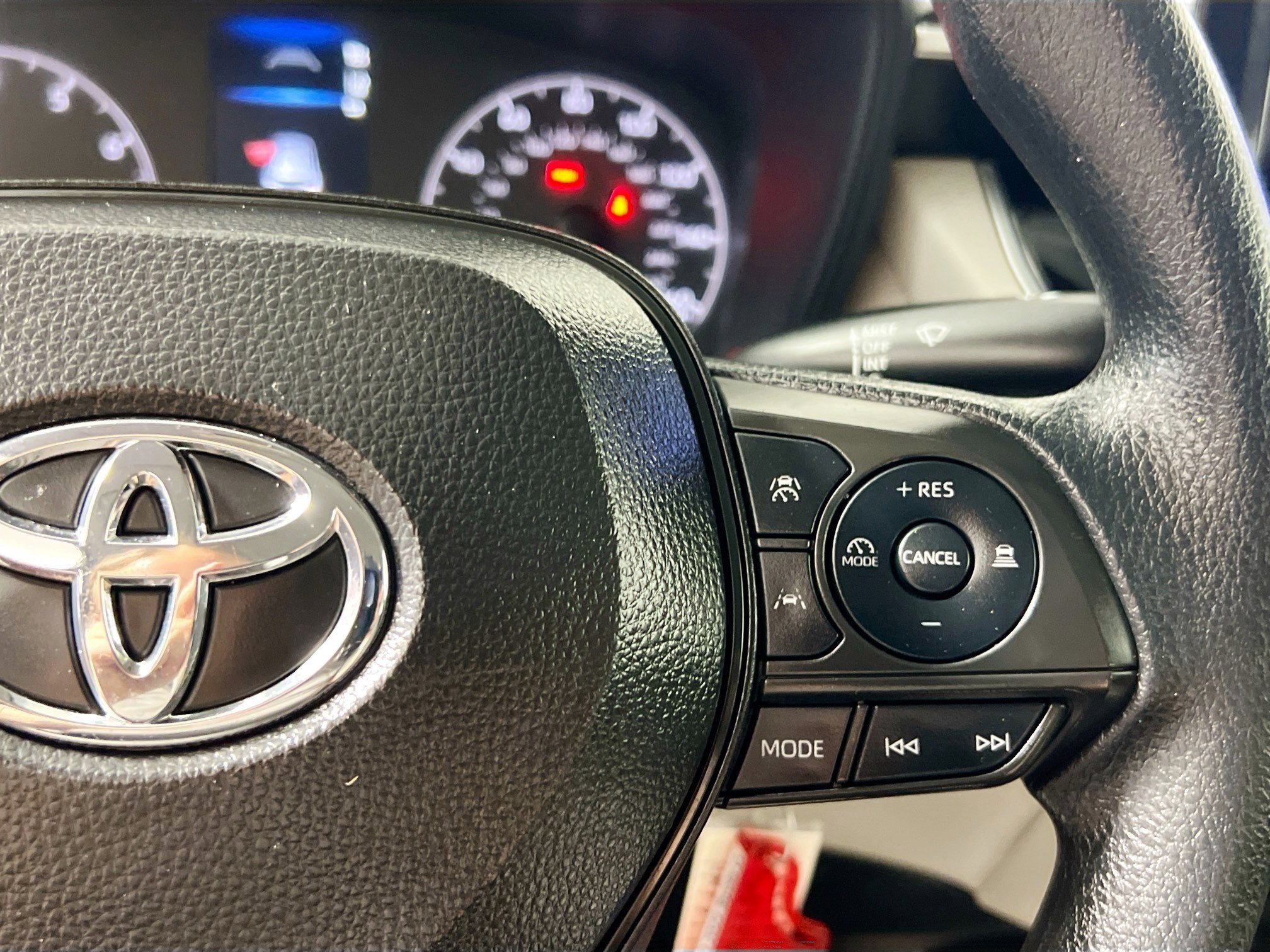 Used 2024 Toyota Corolla Cross L FWD image 19