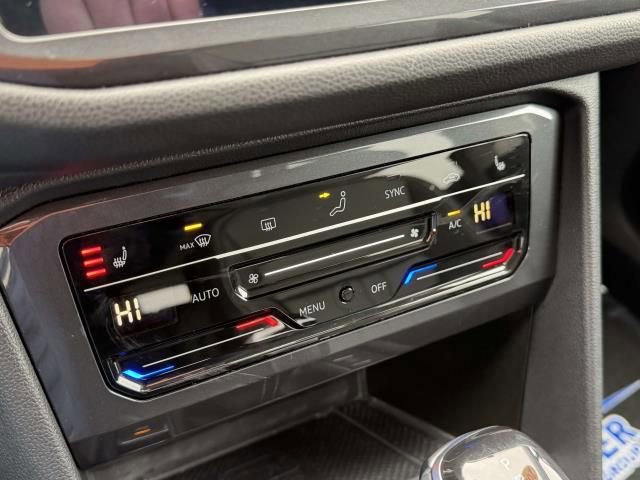 Used 2023 Volkswagen Tiguan SE image 21