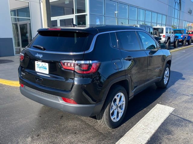 Used 2025 Jeep Compass Sport AWD/4WD image 9