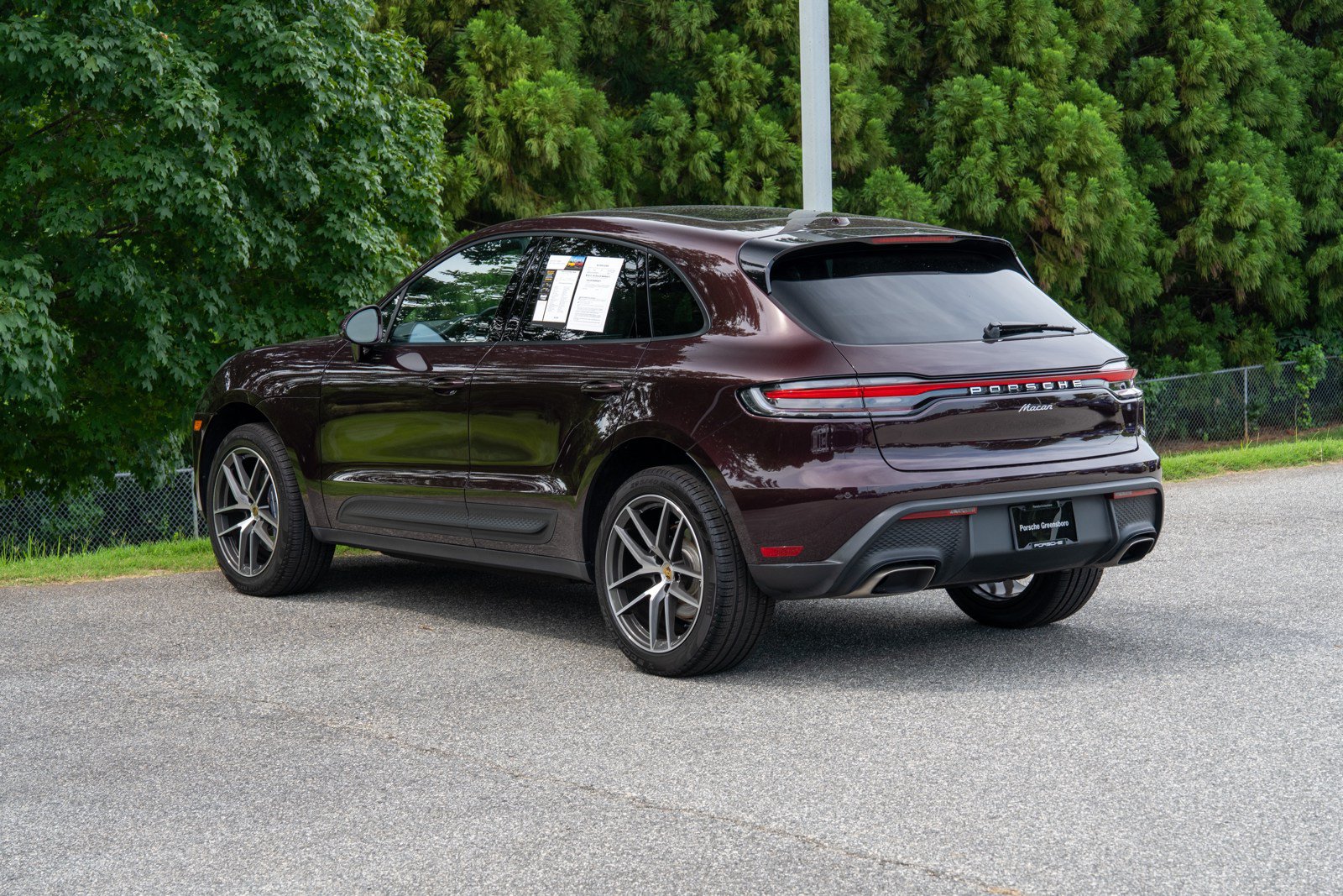 Certified 2026 Porsche Macan AWD/4WD image 3
