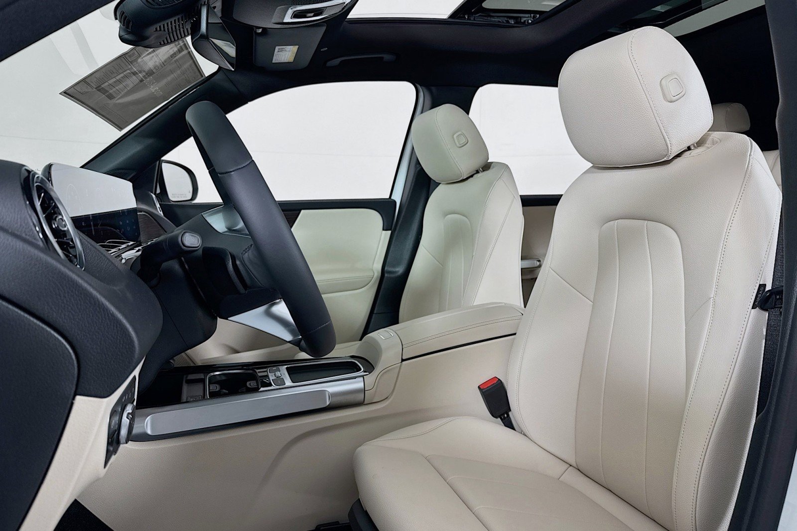 New 2026 Mercedes-Benz GLB 250 image 16