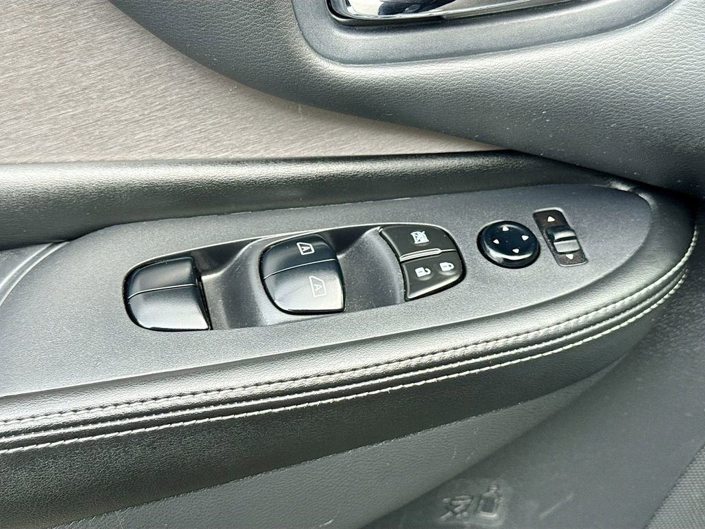 Used 2023 Nissan Murano S image 23