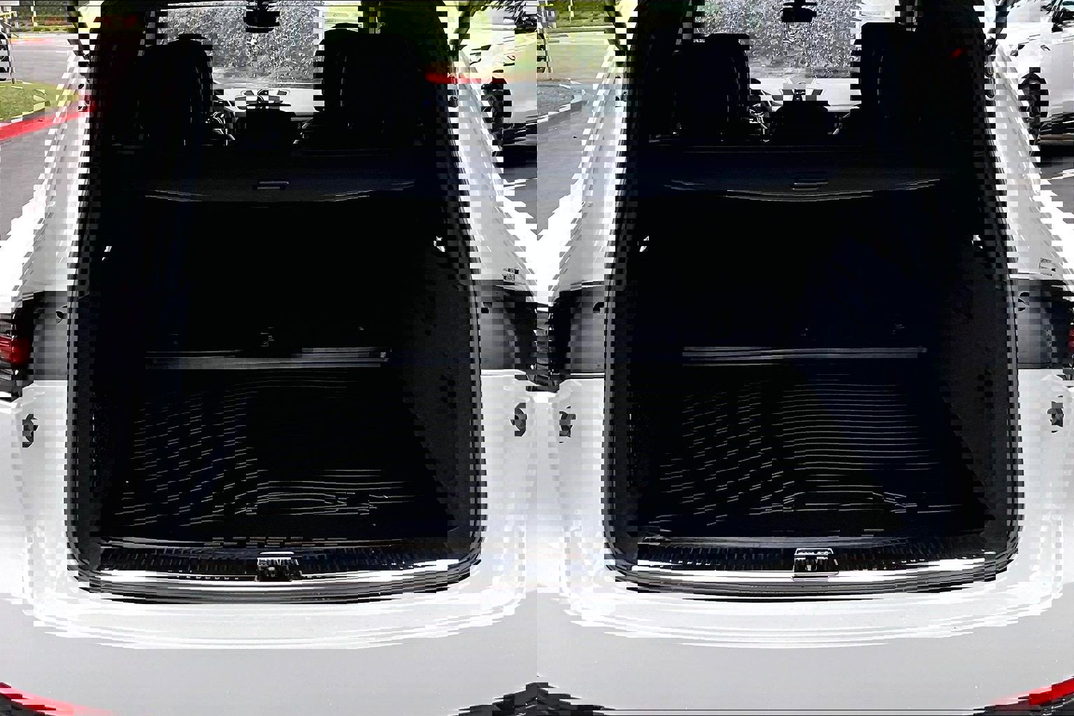 Used 2022 Porsche Cayenne Platinum Edition image 22