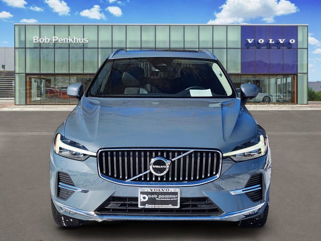 Used 2023 Volvo XC60 B5 Plus image 22